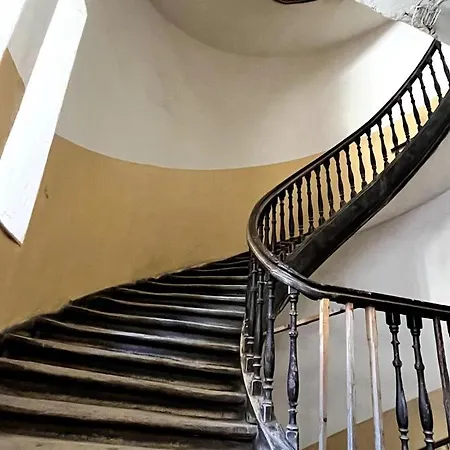 Lejlighed Sweet Near Opera House