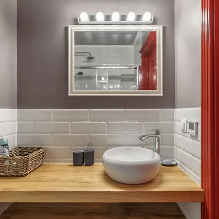 Sweet Near Opera House *